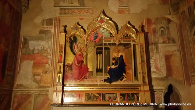 Chiesa di Santa Trinita, Piazza di Santa Trinita, Florencia, Italia 640w