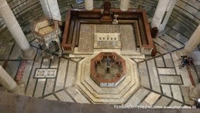 Battistero di San Giovanni, Piazza del Duomo, Pisa, Italia